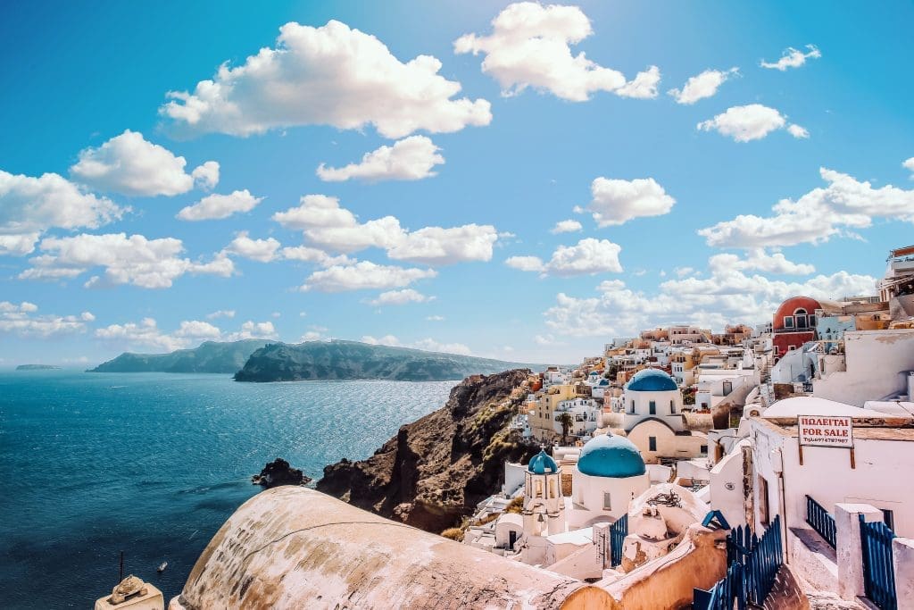 6 Ways To Keep Costs Low on Long-Distance Vacations