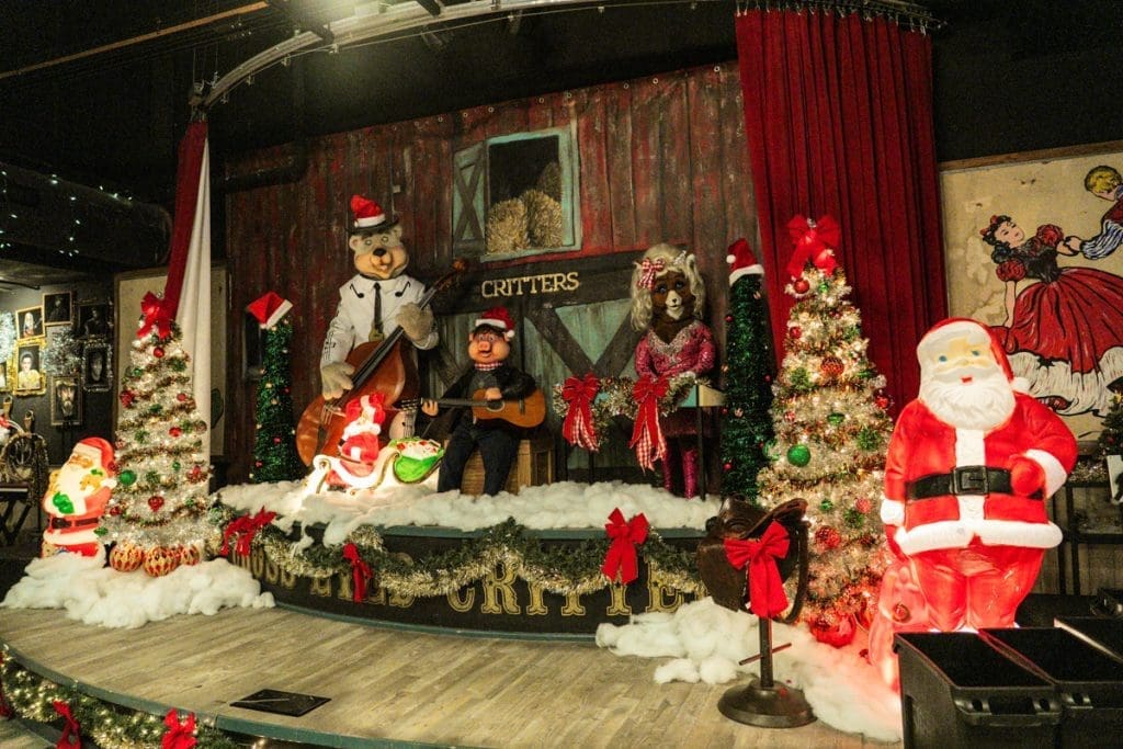 The Graduate Nashville Is Decked Out For The Holiday Season