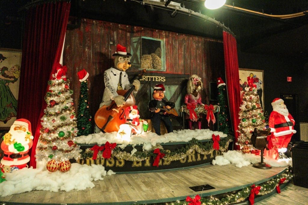 The Graduate Nashville Is Decked Out For The Holiday Season