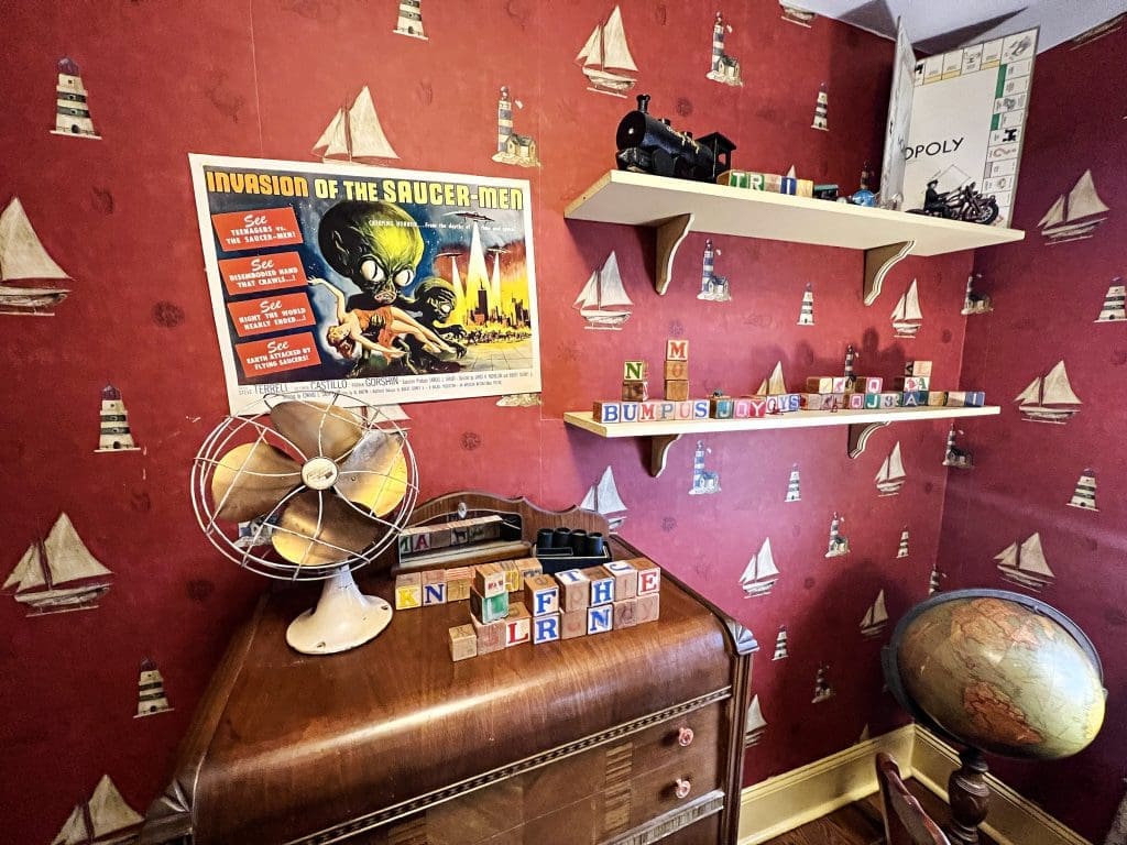 A Christmas Story House Is A Holiday Tradition In Cleveland
