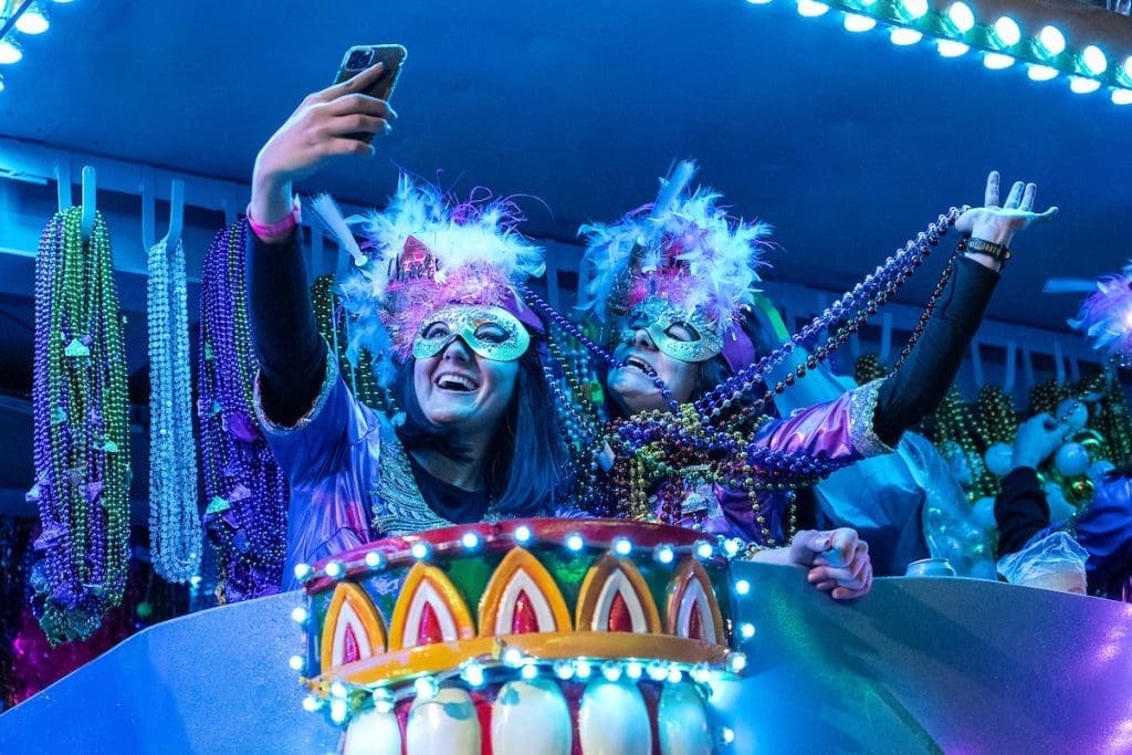 Krewe Of Cleopatra Dazzles With Happy Hour 