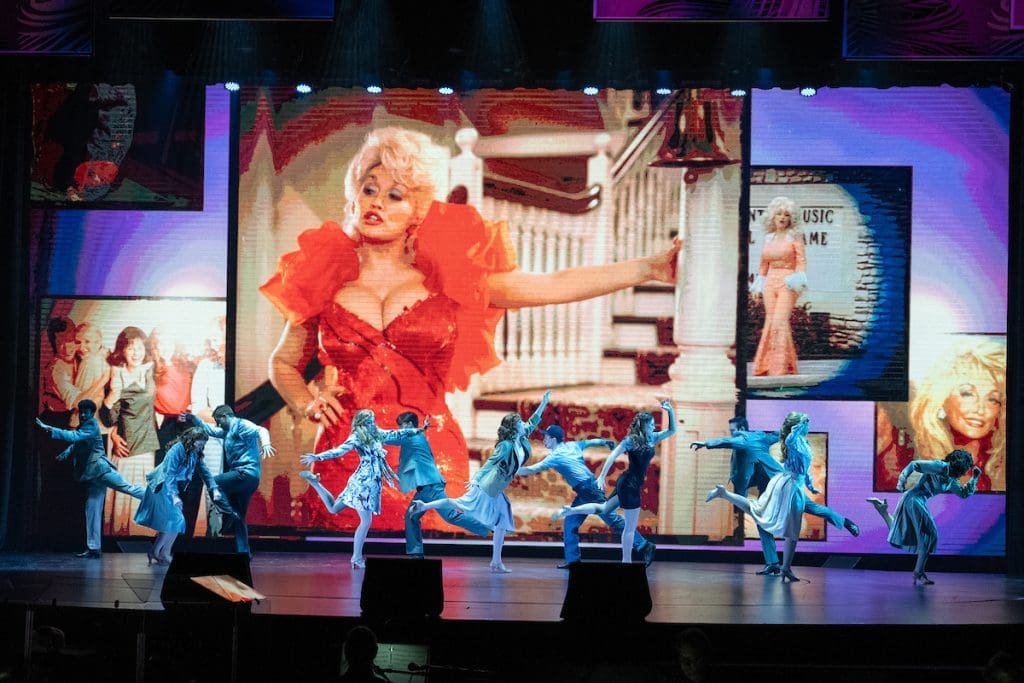 Dolly Parton Welcomes Season Pass Holders To Dollywood